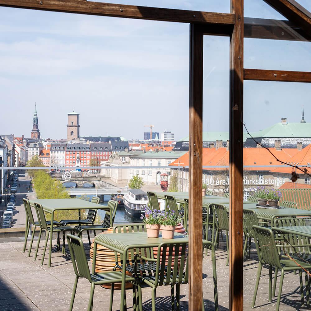 Byterrassen og drivhuset