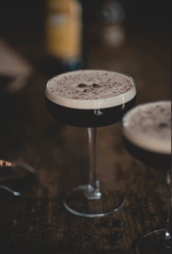 Fabelagtige cocktails med bartender Recommended artist