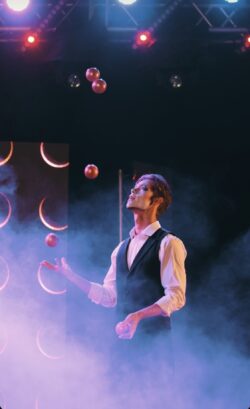 Jonathan Zeuthen Recommended artist