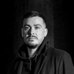 book kontakt Nicolaj Valentin Recommended artist